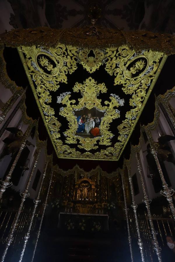 El techo bordado de la Virgen de la Candelaria de Córdoba, en imágenes