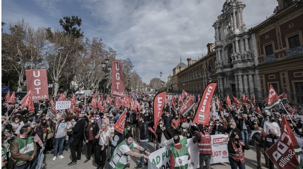 En imágenes, manifestación en Sevilla por la situación de la sanidad pública