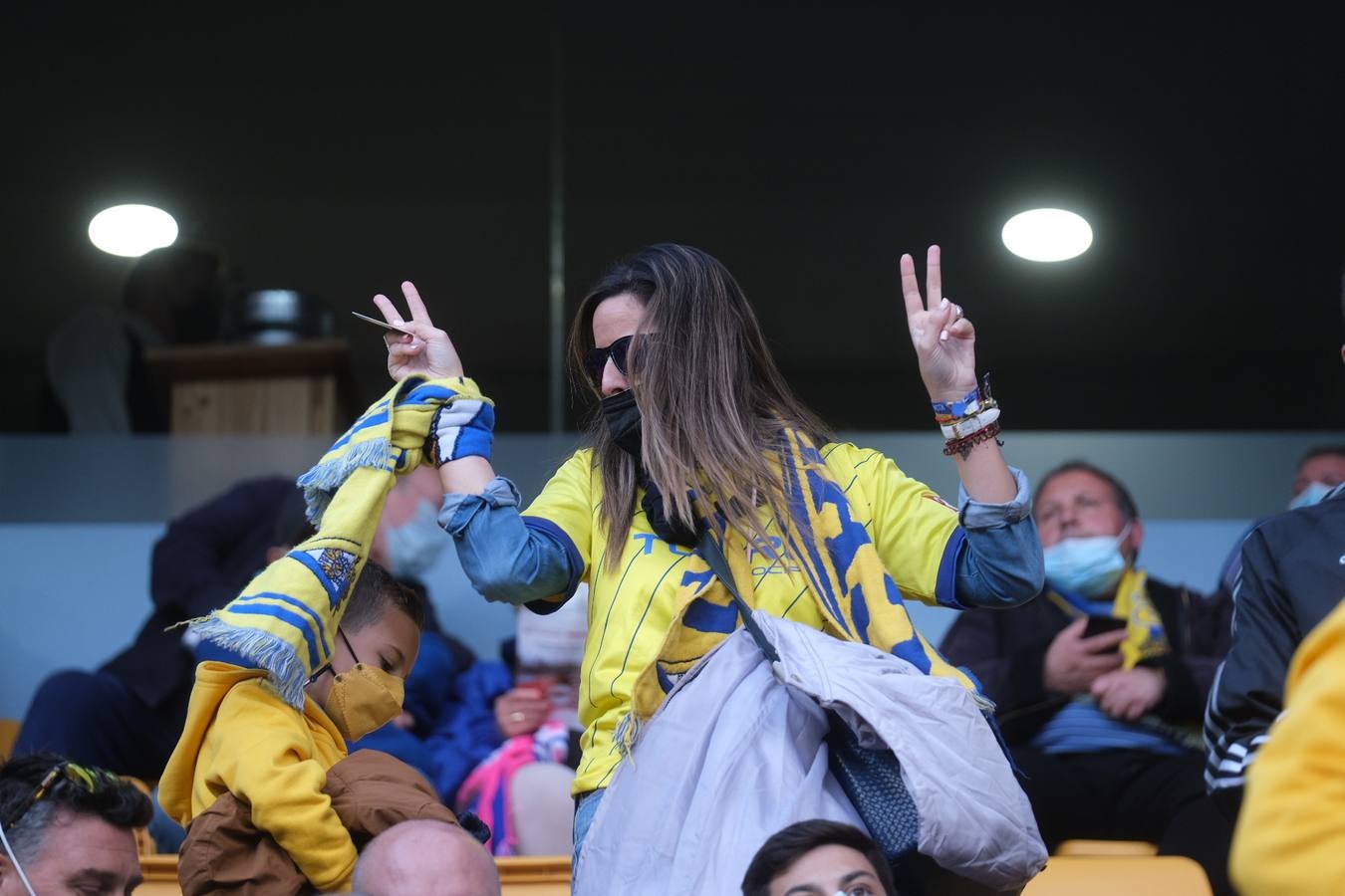 FOTOS: Búscate en las gradas en el partido Cádiz - Getafe