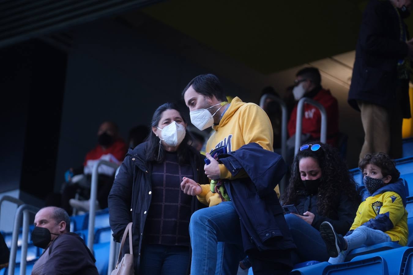 FOTOS: Búscate en las gradas en el partido Cádiz - Getafe