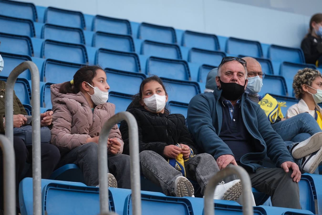 FOTOS: Búscate en las gradas en el partido Cádiz - Getafe