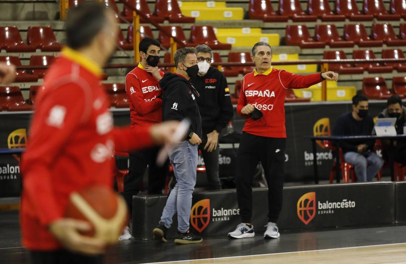 Baloncesto | El primer entrenamiento de España en Córdoba, en imágenes