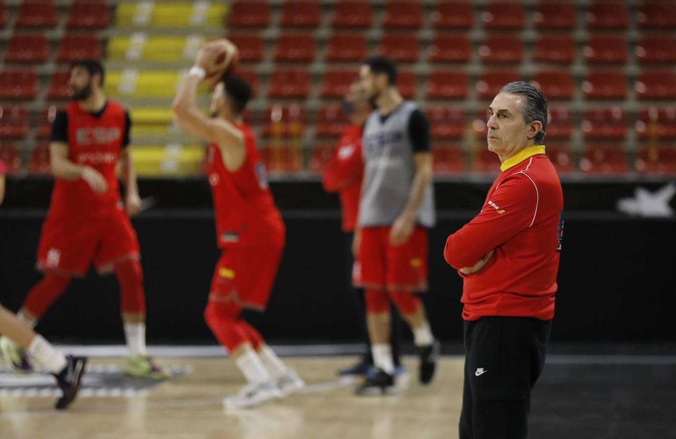 Baloncesto | El primer entrenamiento de España en Córdoba, en imágenes