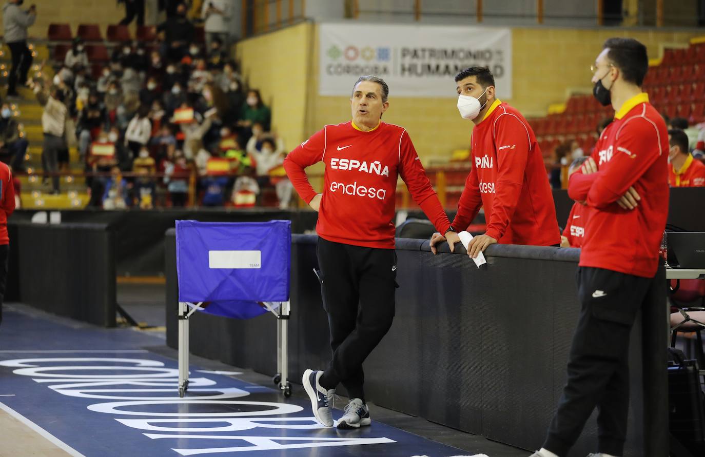 España de baloncesto sigue la puesta a punto este martes en Córdoba, en imágenes