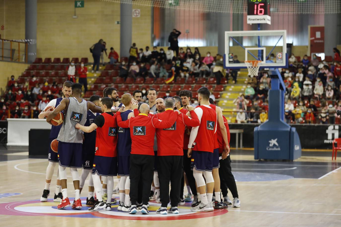 España de baloncesto sigue la puesta a punto este martes en Córdoba, en imágenes