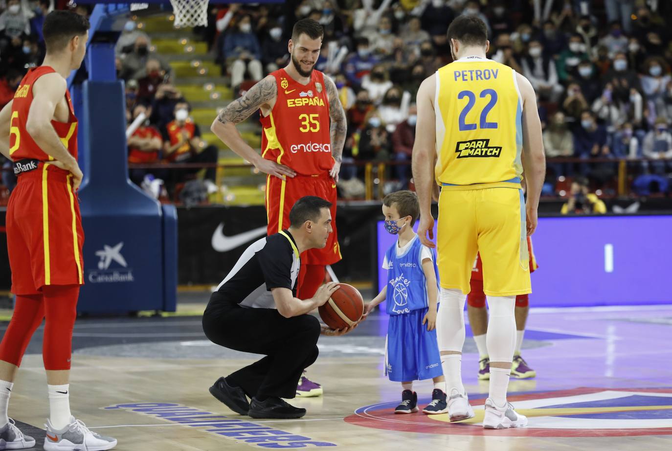 Las mejores imágenes del España - Ucrania de baloncesto en Córdoba