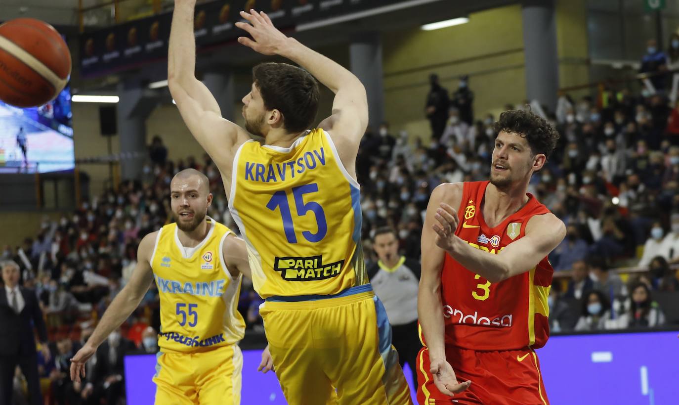 Las mejores imágenes del España - Ucrania de baloncesto en Córdoba