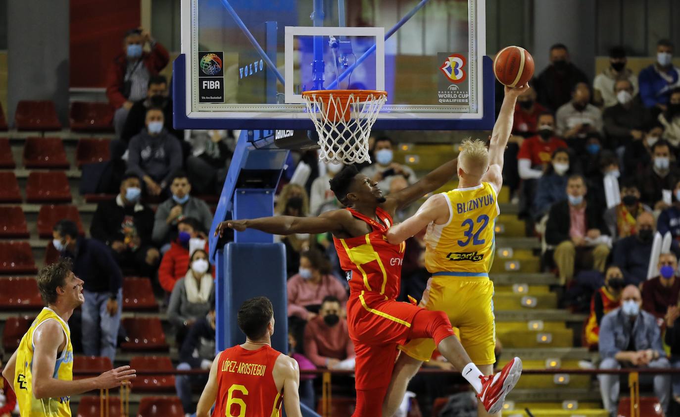 Las mejores imágenes del España - Ucrania de baloncesto en Córdoba