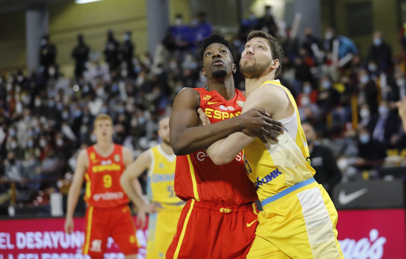 Las mejores imágenes del España - Ucrania de baloncesto en Córdoba