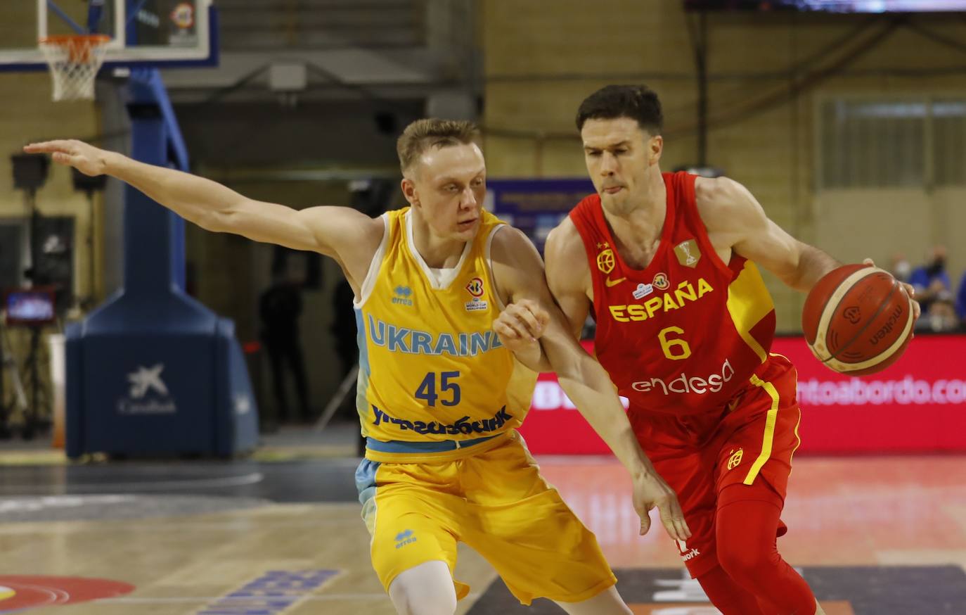 Las mejores imágenes del España - Ucrania de baloncesto en Córdoba