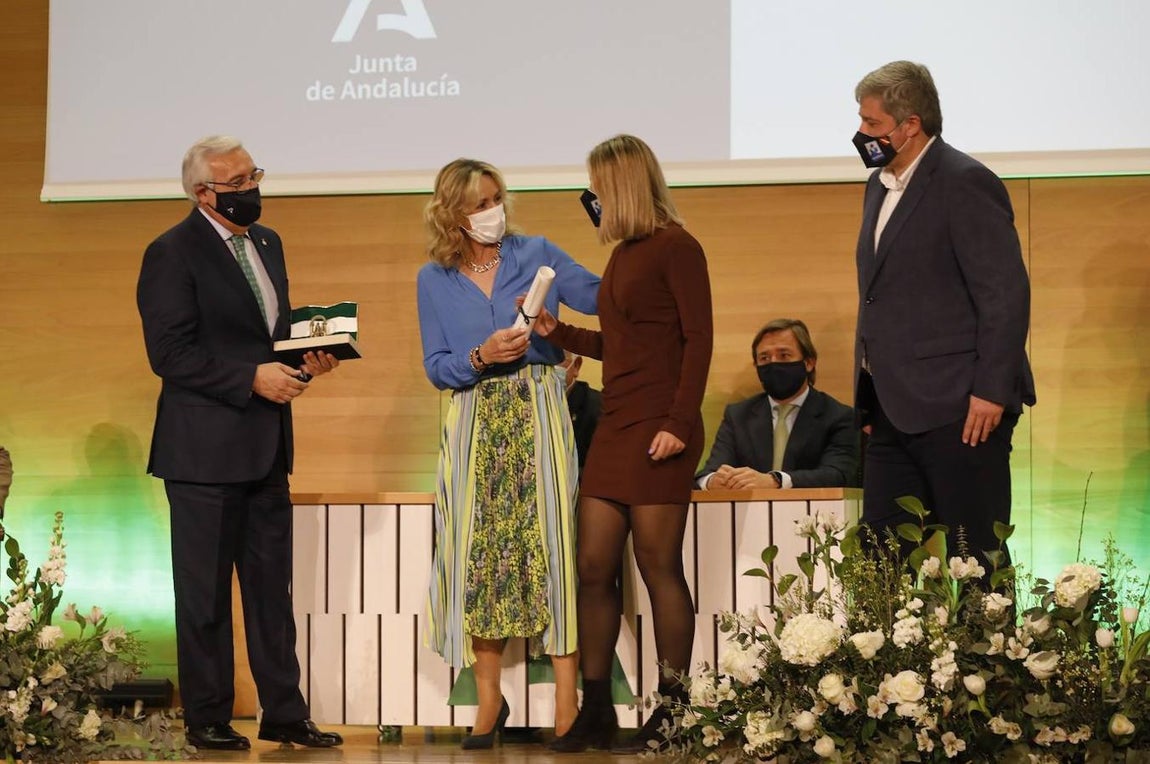 La entrega de las banderas de Andalucía en Córdoba, en imágenes