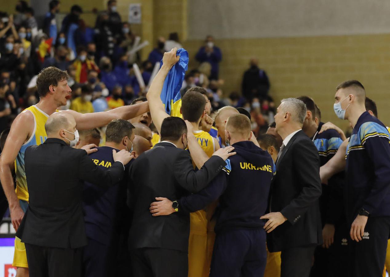 Las mejores imágenes del España - Ucrania de baloncesto en Córdoba