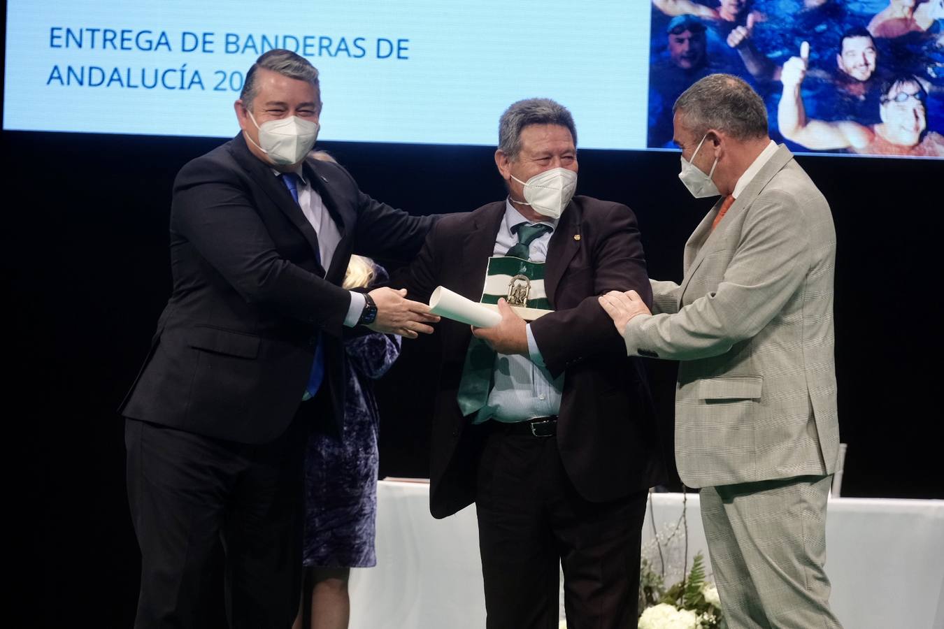 Fotos: Entrega de Banderas de Andalucía en la provincia de Cádiz