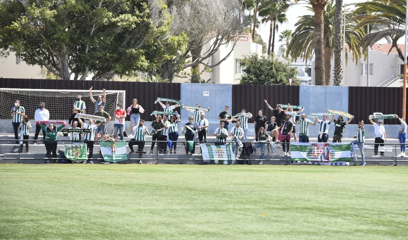 El UD San Fernando - Córdoba CF, en imágenes