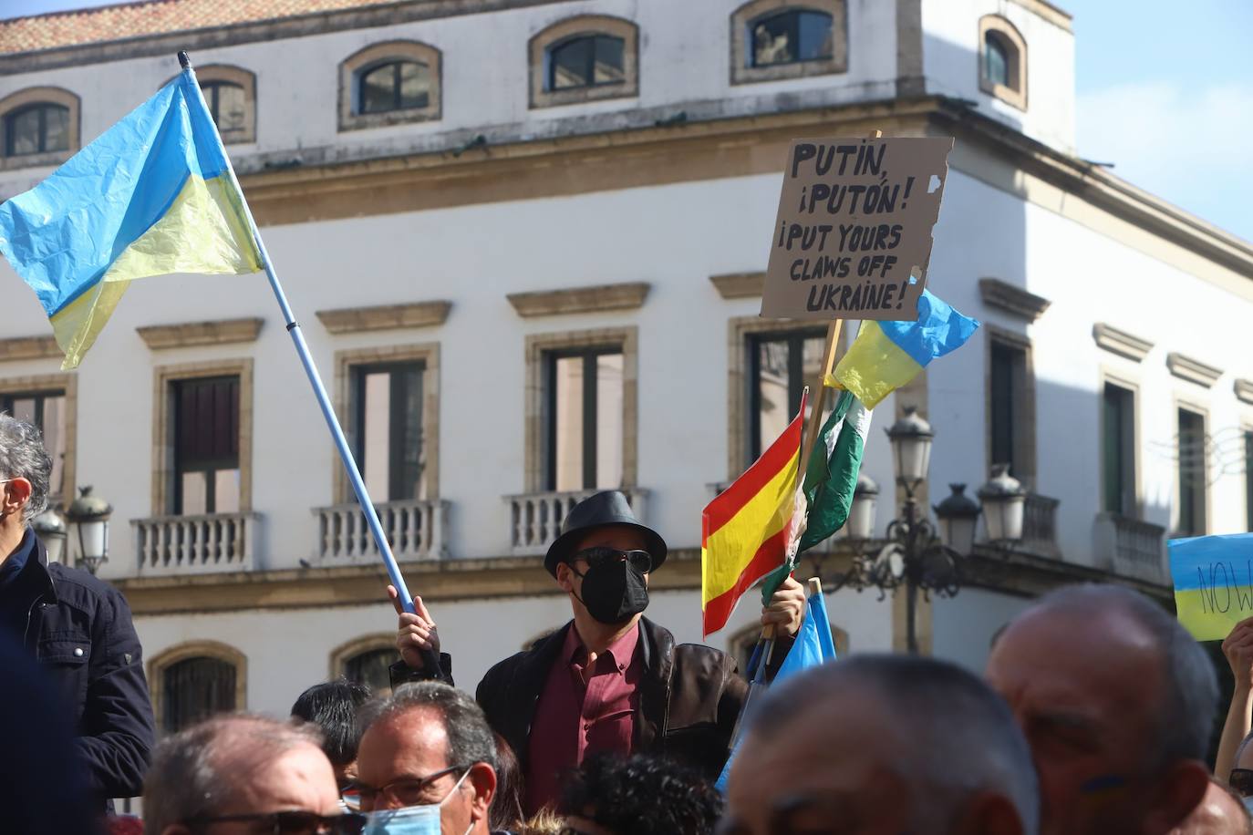 La manifestación contra la guerra en Ucrania en Córdoba, en imágenes