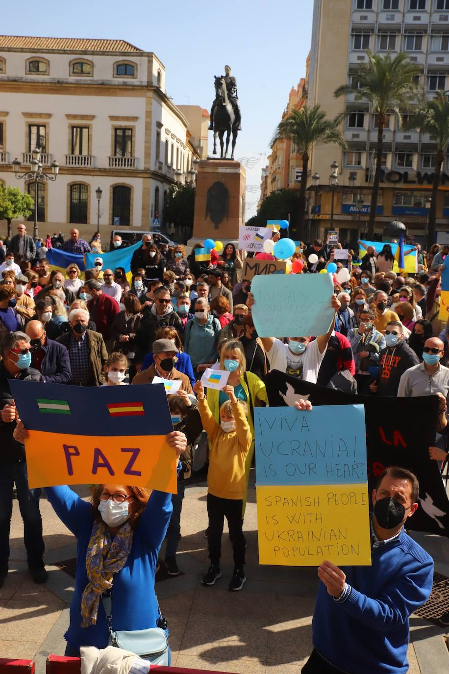 La manifestación contra la guerra en Ucrania en Córdoba, en imágenes