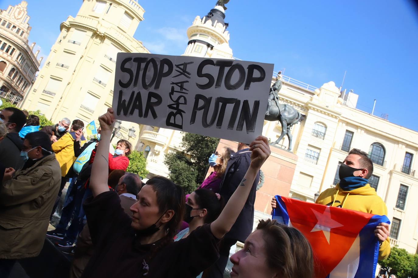 La manifestación contra la guerra en Ucrania en Córdoba, en imágenes