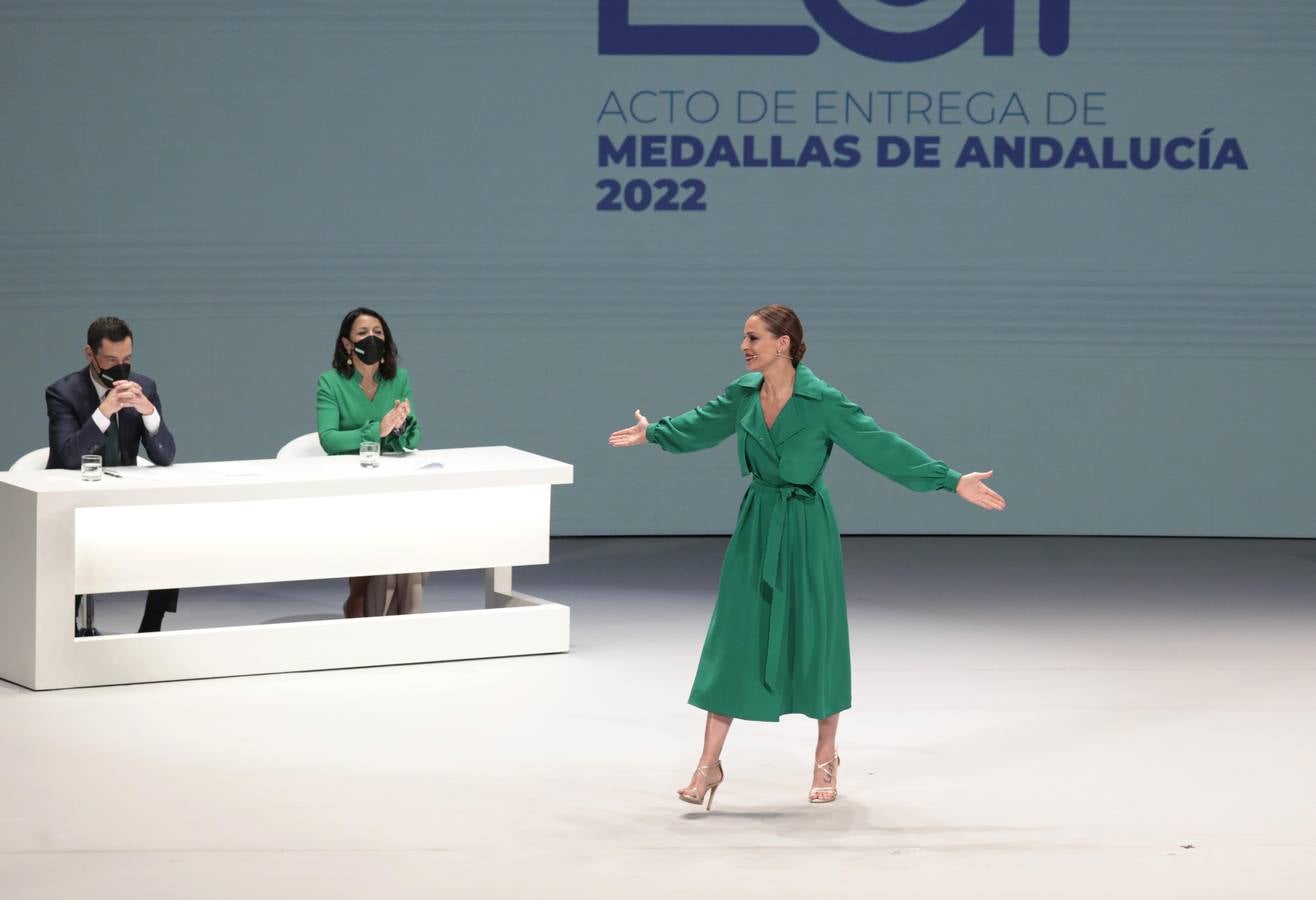 Acto de entrega de las medallas de Andalucía en el Teatro de la Maestranza de Sevilla. RAÚL DOBLADO