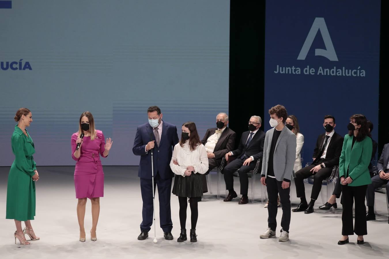 Acto de entrega de las medallas de Andalucía en el Teatro de la Maestranza de Sevilla. RAÚL DOBLADO