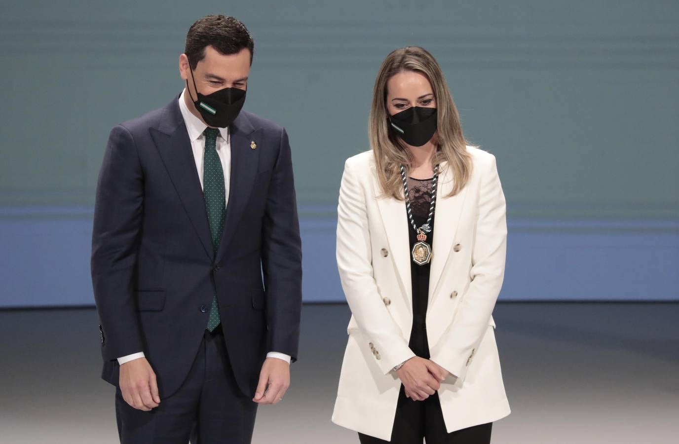 Acto de entrega de las medallas de Andalucía en el Teatro de la Maestranza de Sevilla. RAÚL DOBLADO