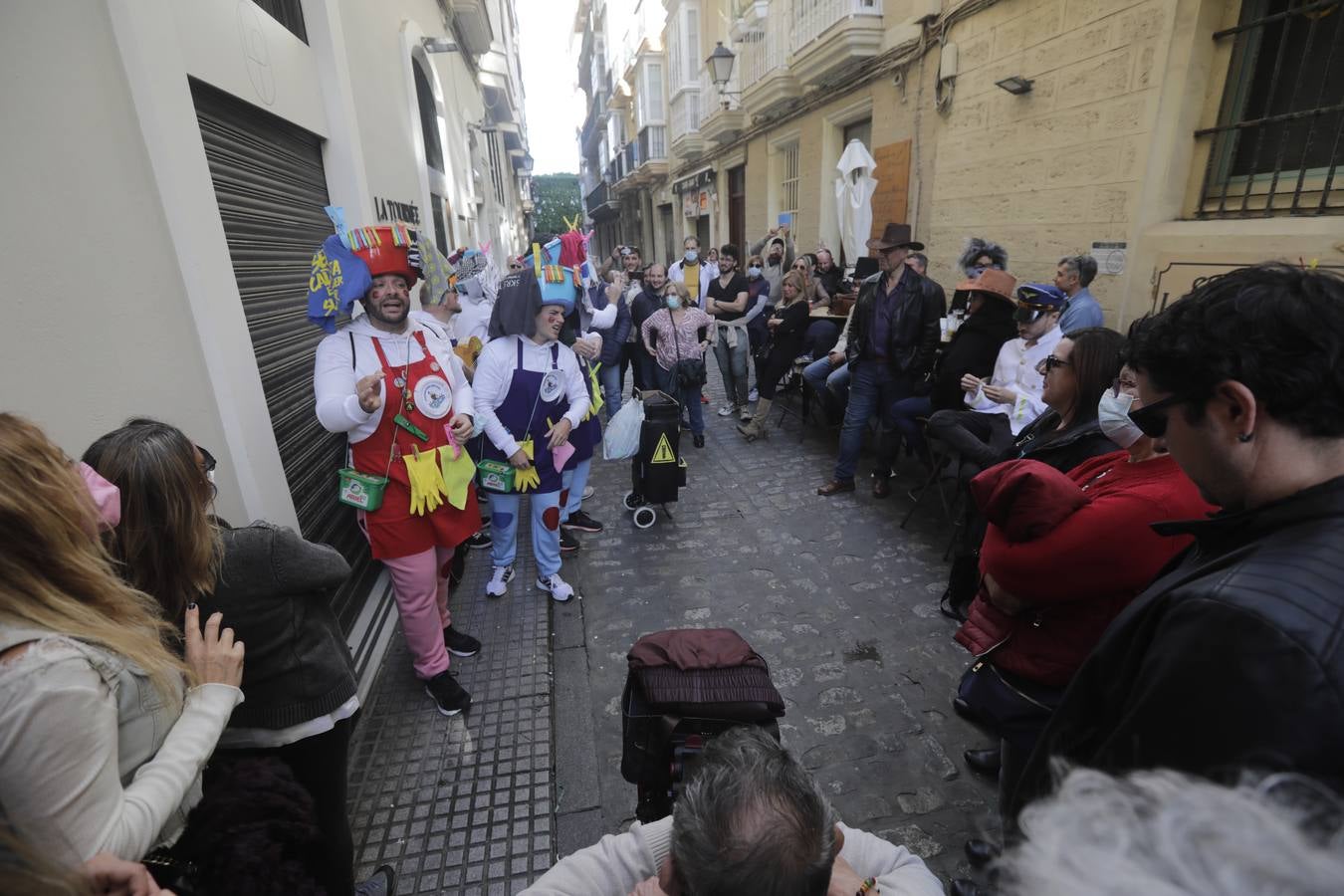 Fotos: Ambiente de Martes de Carnaval en Cádiz