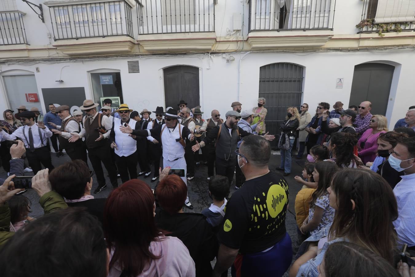 Fotos: Ambiente de Martes de Carnaval en Cádiz