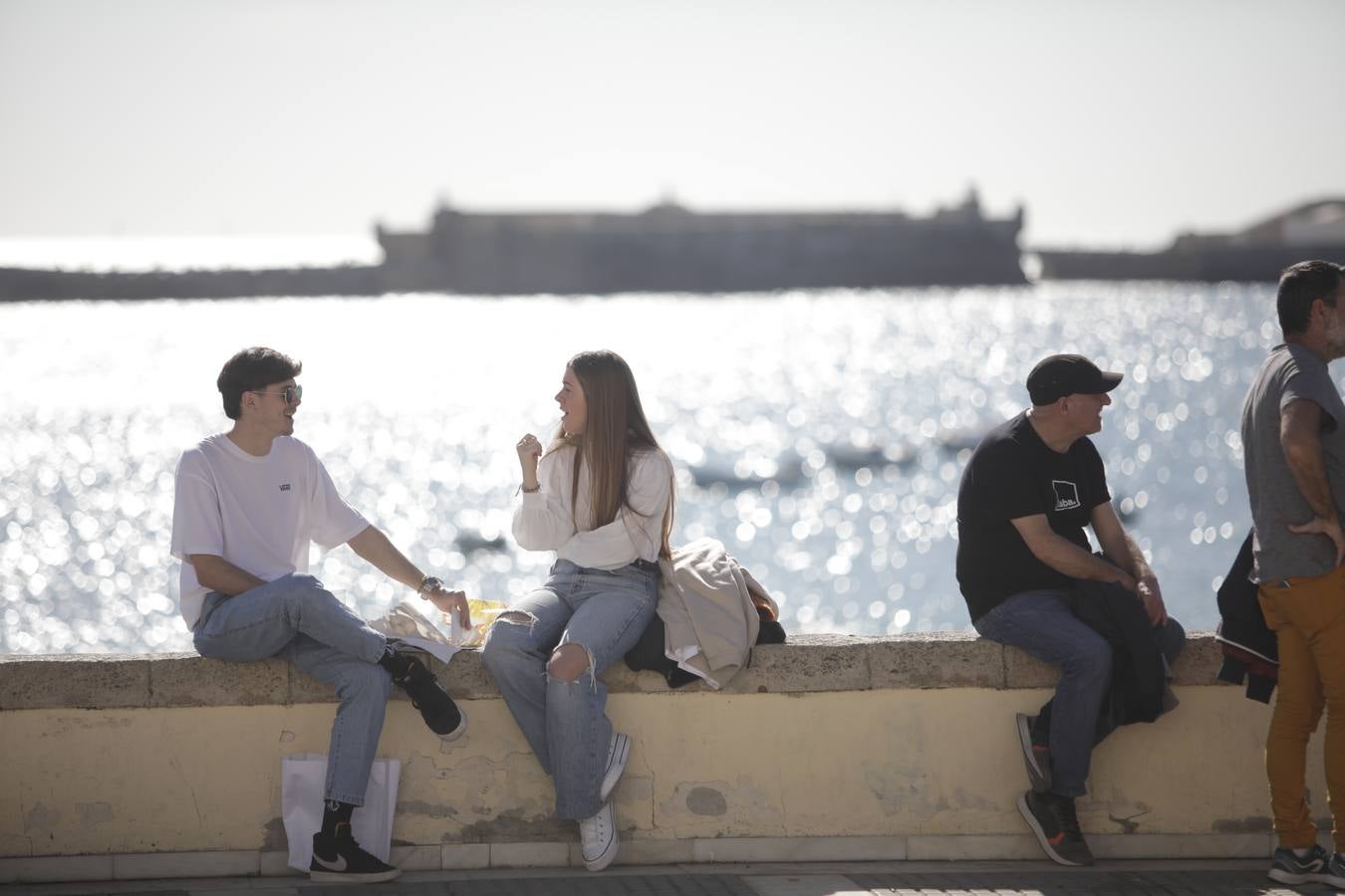 Fotos: Ambiente de Martes de Carnaval en Cádiz