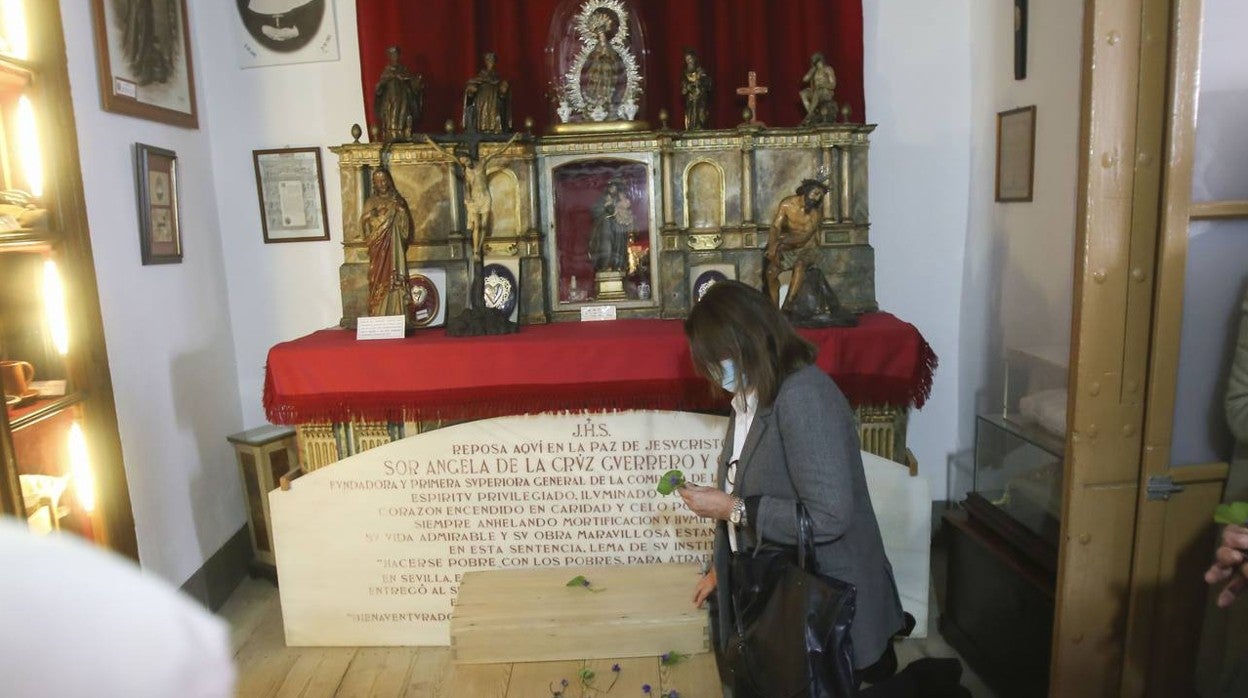 En imágenes, las visitas al cuarto de Santa Ángela de la Cruz