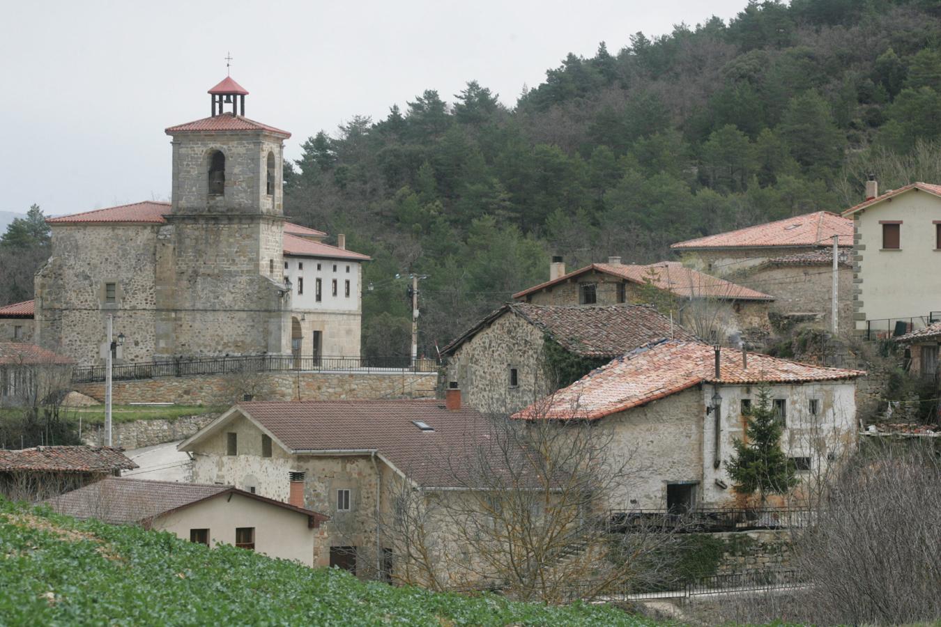 País Vasco. En el País Vasco los municipios que han podido ser parte de este listado de capitales rurales son: Zarautz (Guipúzcoa), Mungia (Vizcaya) y la joya natural de Valdegovía (Álava).