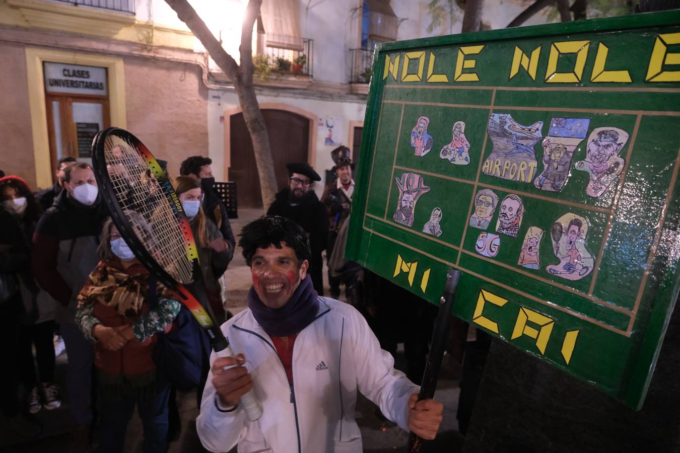 Fotos: Ambiente de jueves de Carnaval en Cádiz