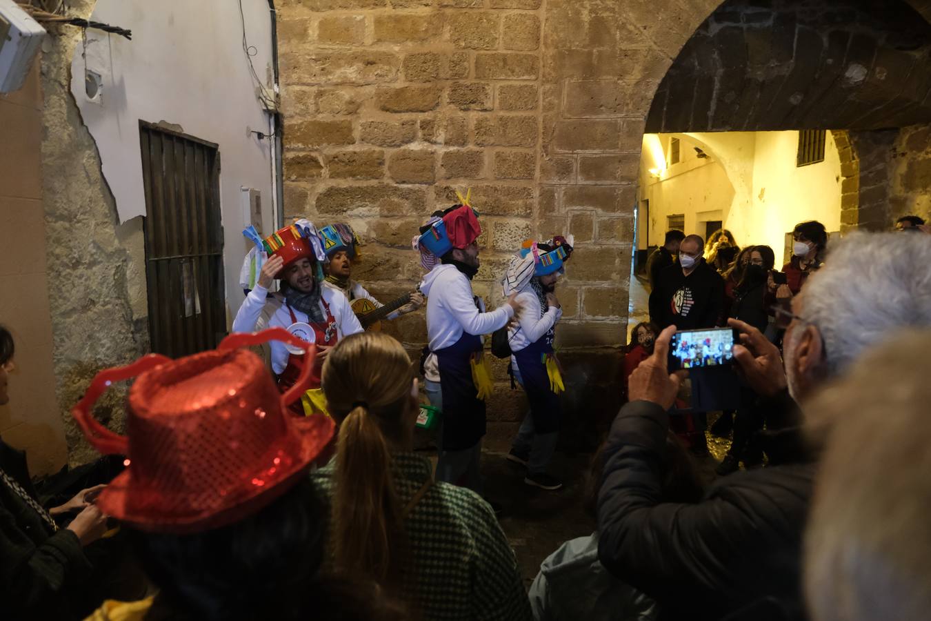 Fotos: Ambiente de jueves de Carnaval en Cádiz