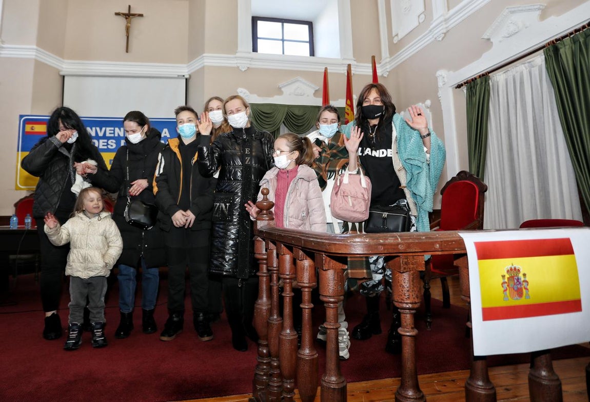 Galería: Así ha sido la recepción de familias ucranianas en Paredes de Nava