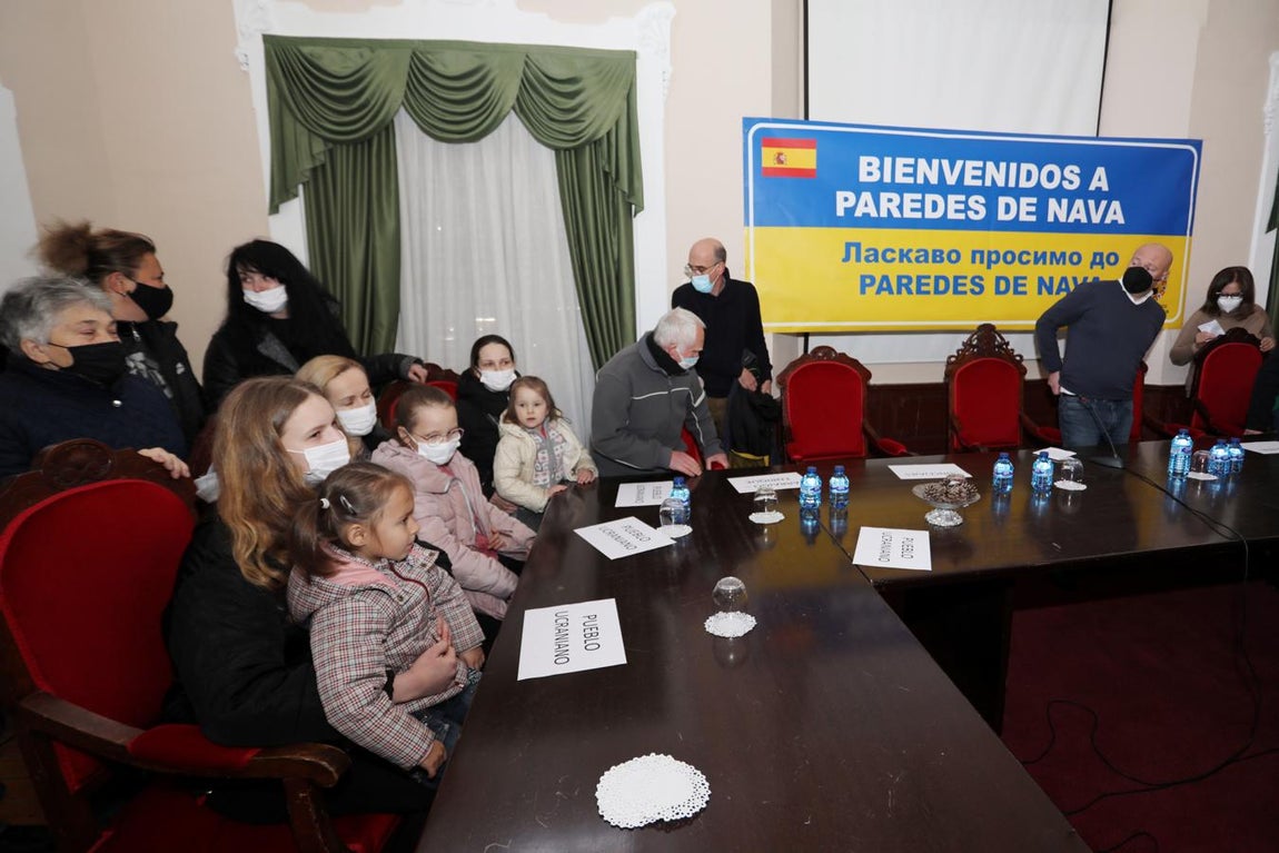 Galería: Así ha sido la recepción de familias ucranianas en Paredes de Nava