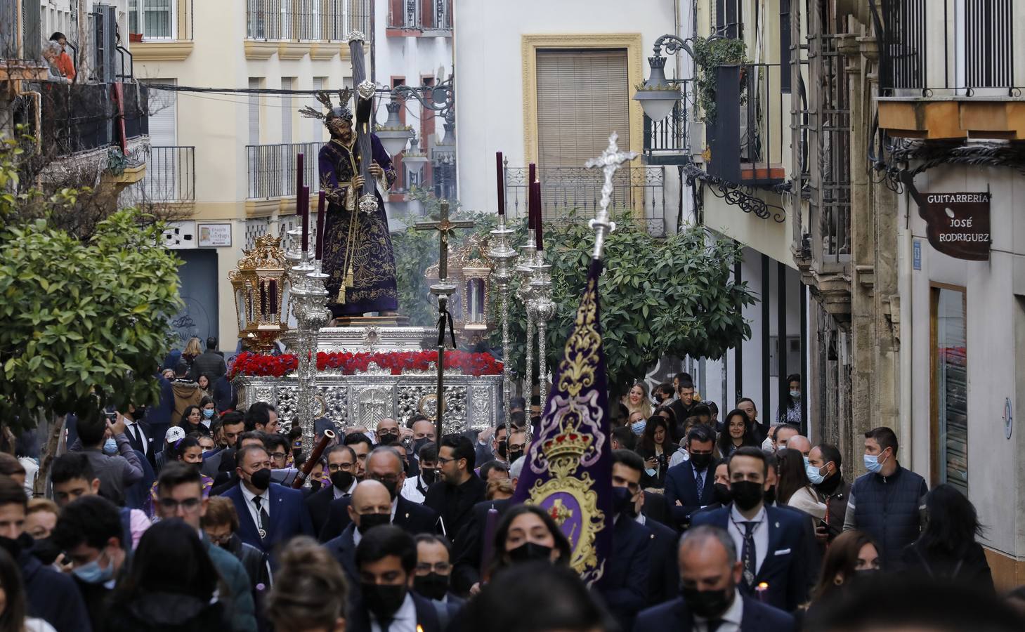 En imágenes, el Vía Crucis del Calvario en Córdoba (I)