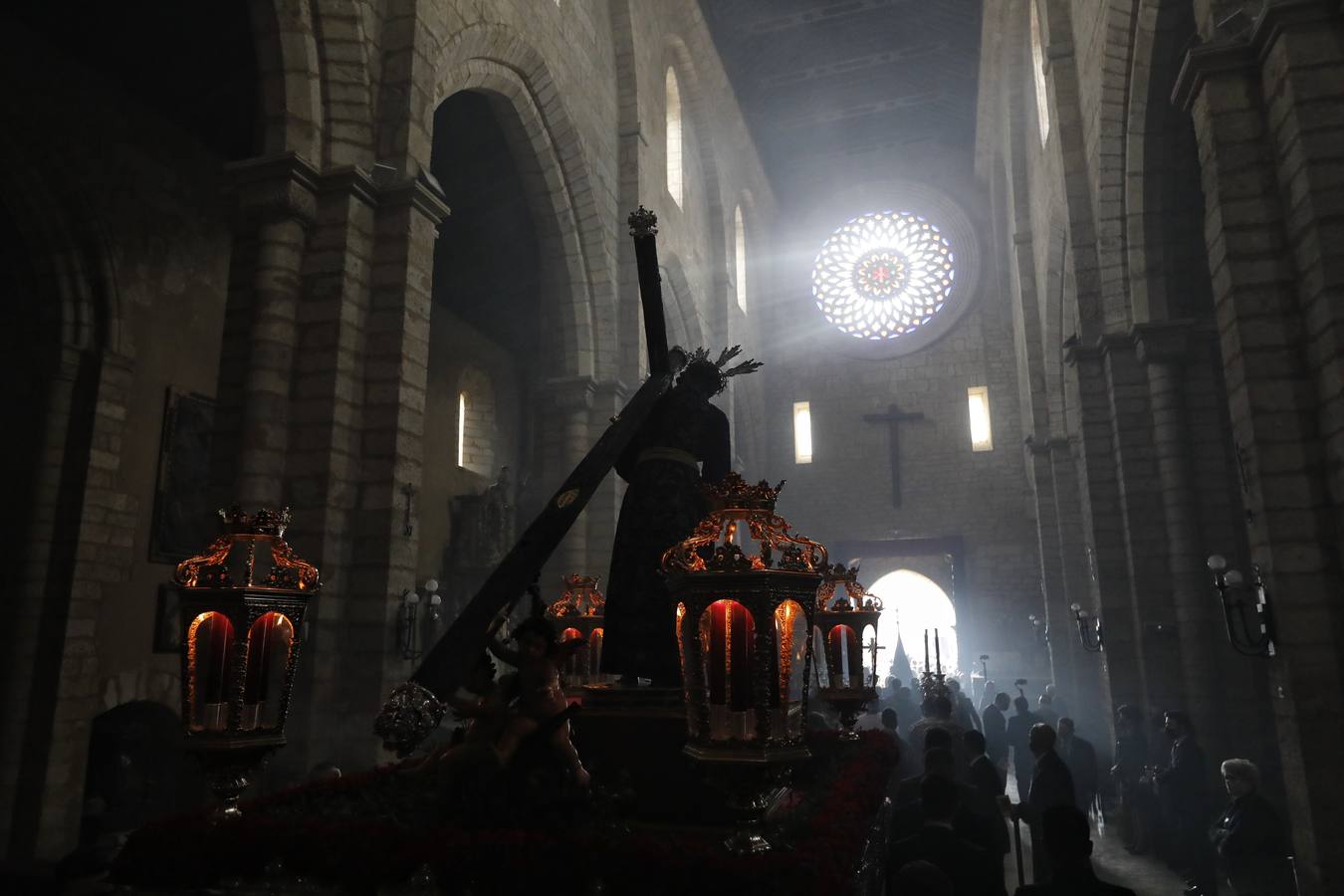 En imágenes, el Vía Crucis del Calvario en Córdoba (I)