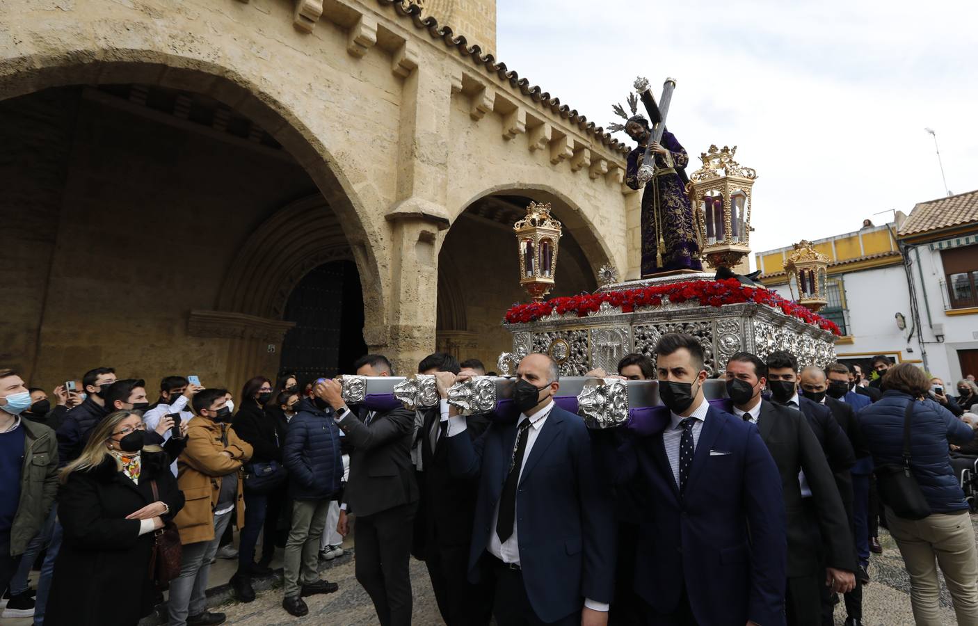 En imágenes, el Vía Crucis del Calvario en Córdoba (I)