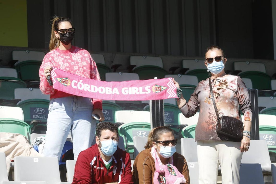 El excelente ambiente en el Córdoba CF - CD Mensajero, en imágenes