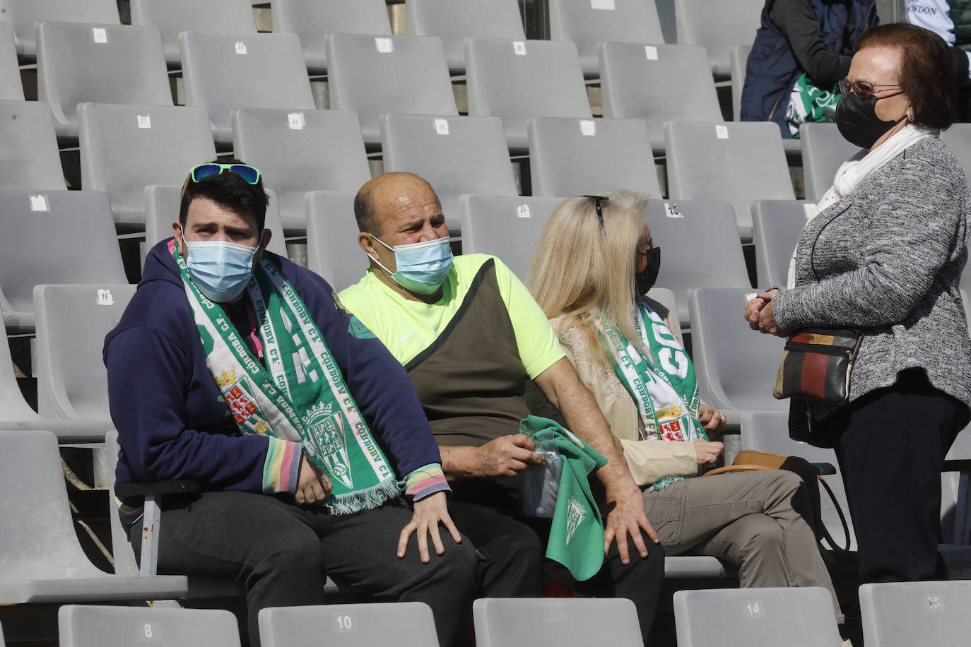 El excelente ambiente en el Córdoba CF - CD Mensajero, en imágenes