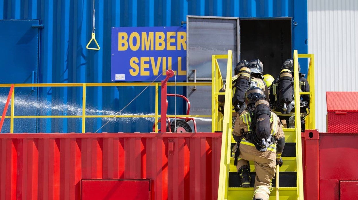 En imágenes, ampliación del campo de prácticas de los Bomberos en el Puerto de Sevilla