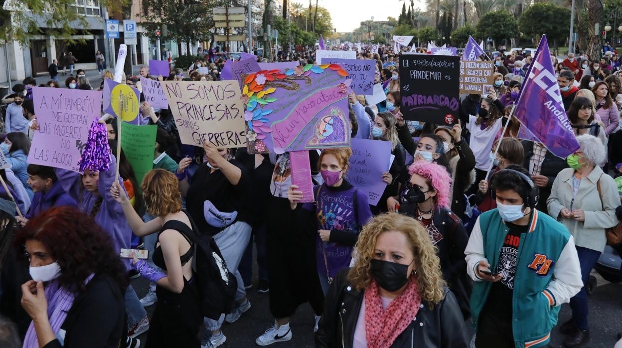 La manifestación del Día Internacional de la Mujer en Córdoba, en imágenes