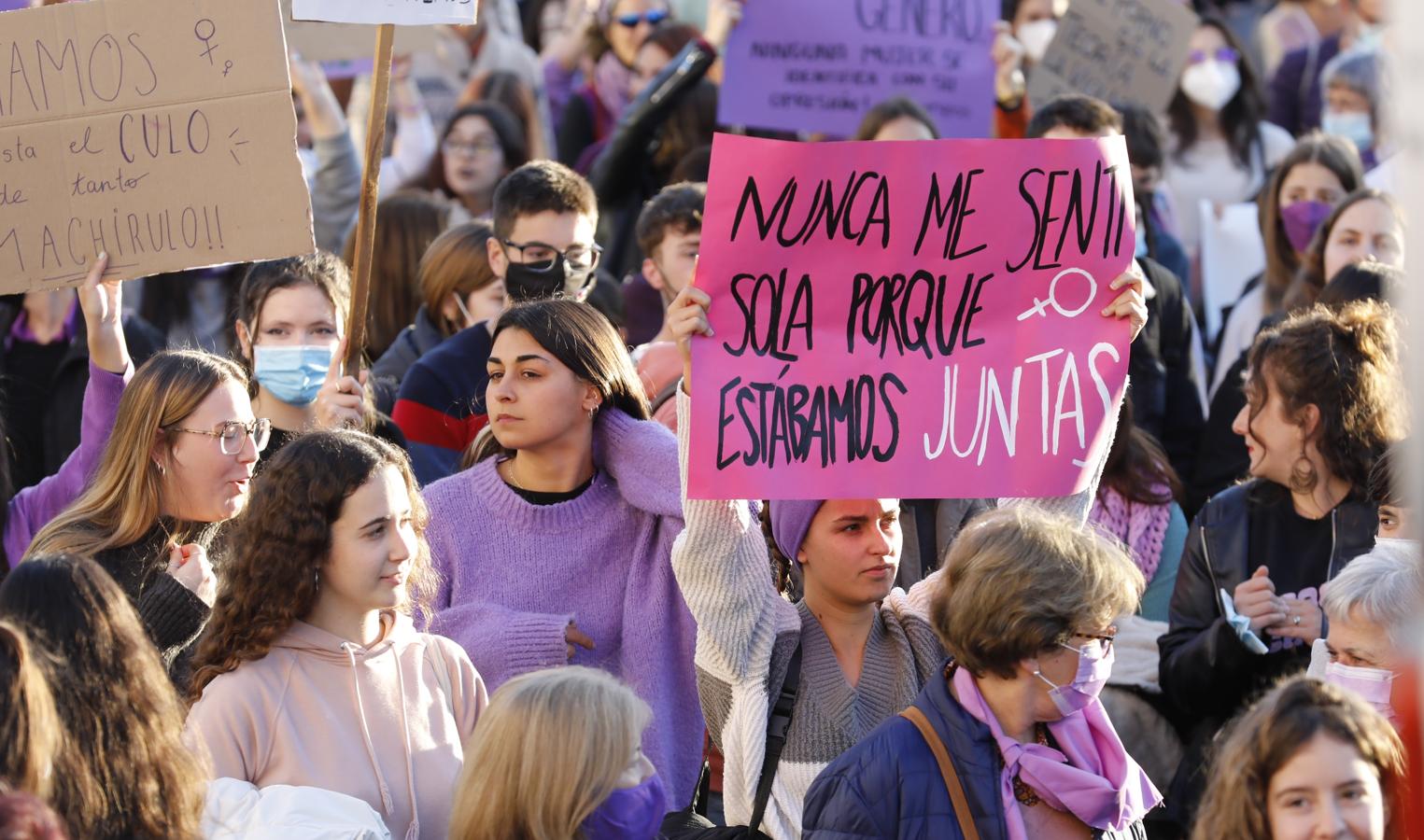 La manifestación del Día Internacional de la Mujer en Córdoba, en imágenes