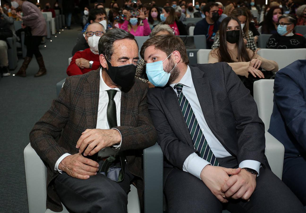 José Bono, expresidente de Castilla-La Mancha, con Nacho Hernando, consejero de Fomento. 