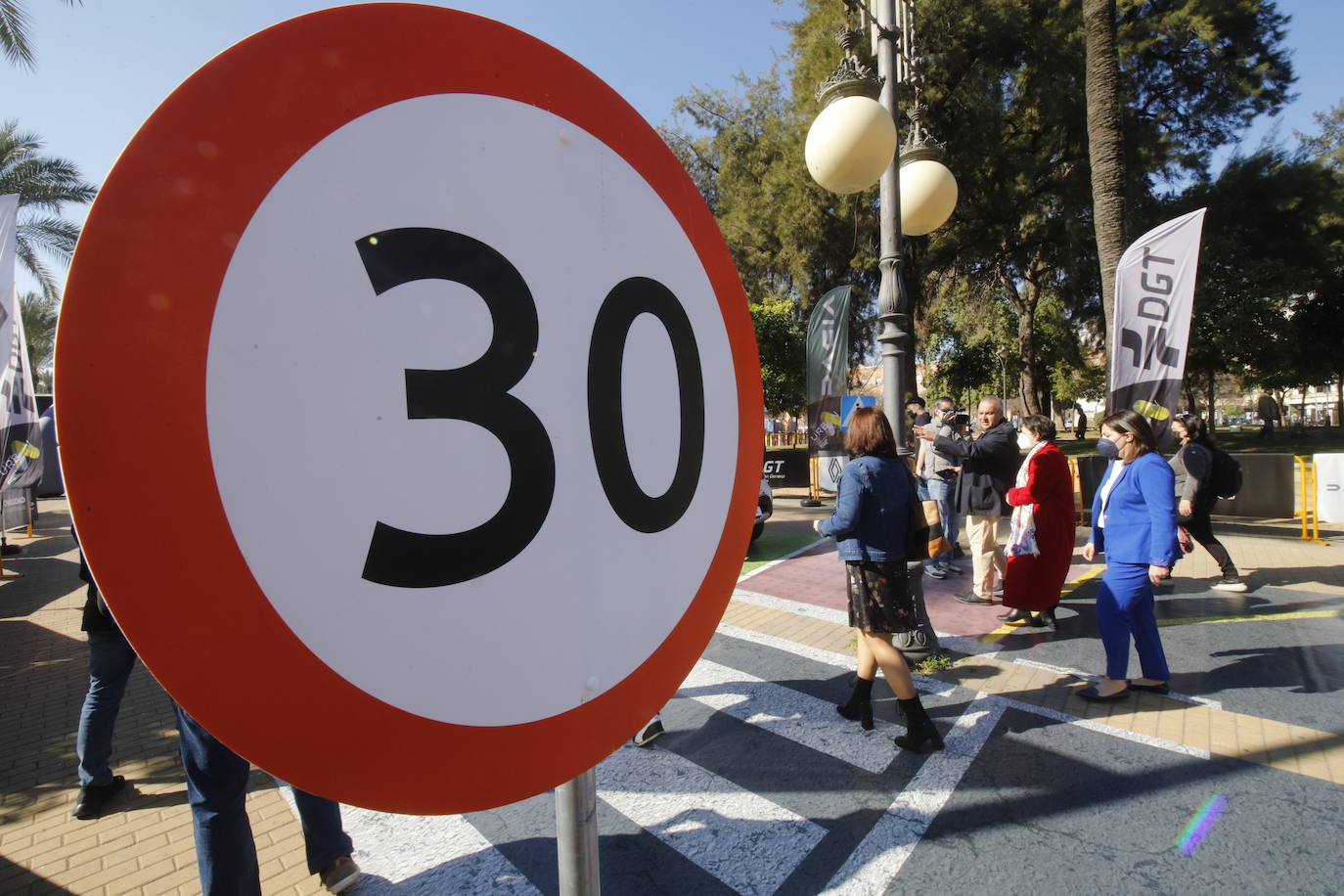 La inauguración de la muestra                    &#039;e-Movilidad&#039; en Córdoba, en imágenes