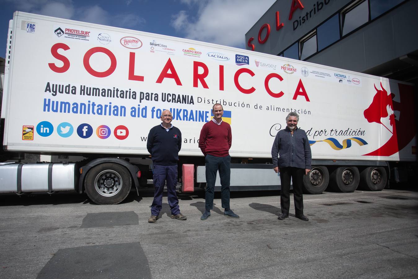 Tráiler de la empresa Sola Ricca con ayuda humanitaria para Ucrania. VANESSA GÓMEZ
