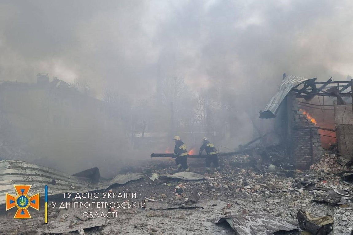 En el decimosexto día de invasión, Rusia ha bombardeado Dnipro, hasta ahora una ciudad libre de ataques. Entre los objetivos atacados se encuentra una guardería. 