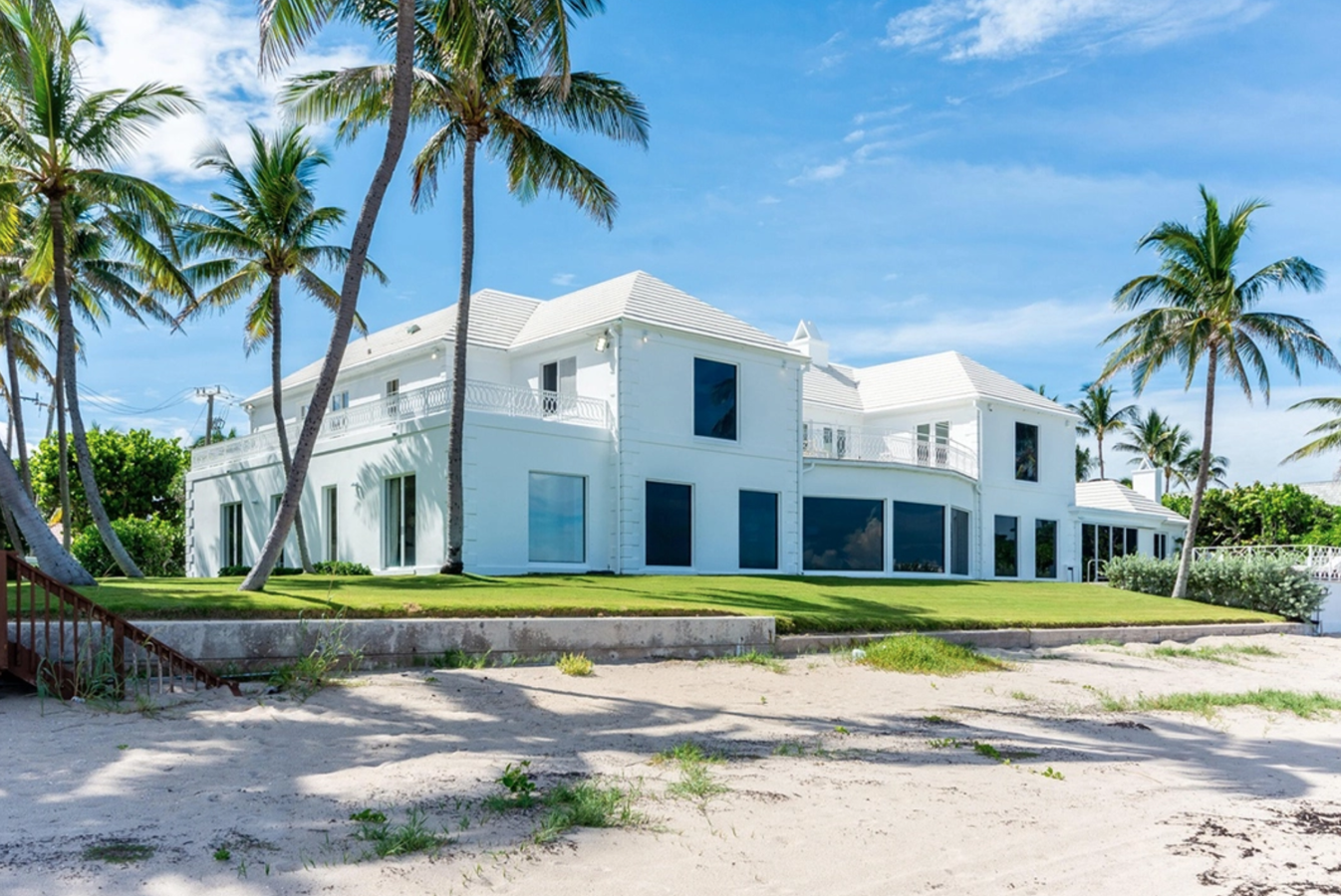 Trump pone a la venta su mansión de Palm Beach por 53 millones