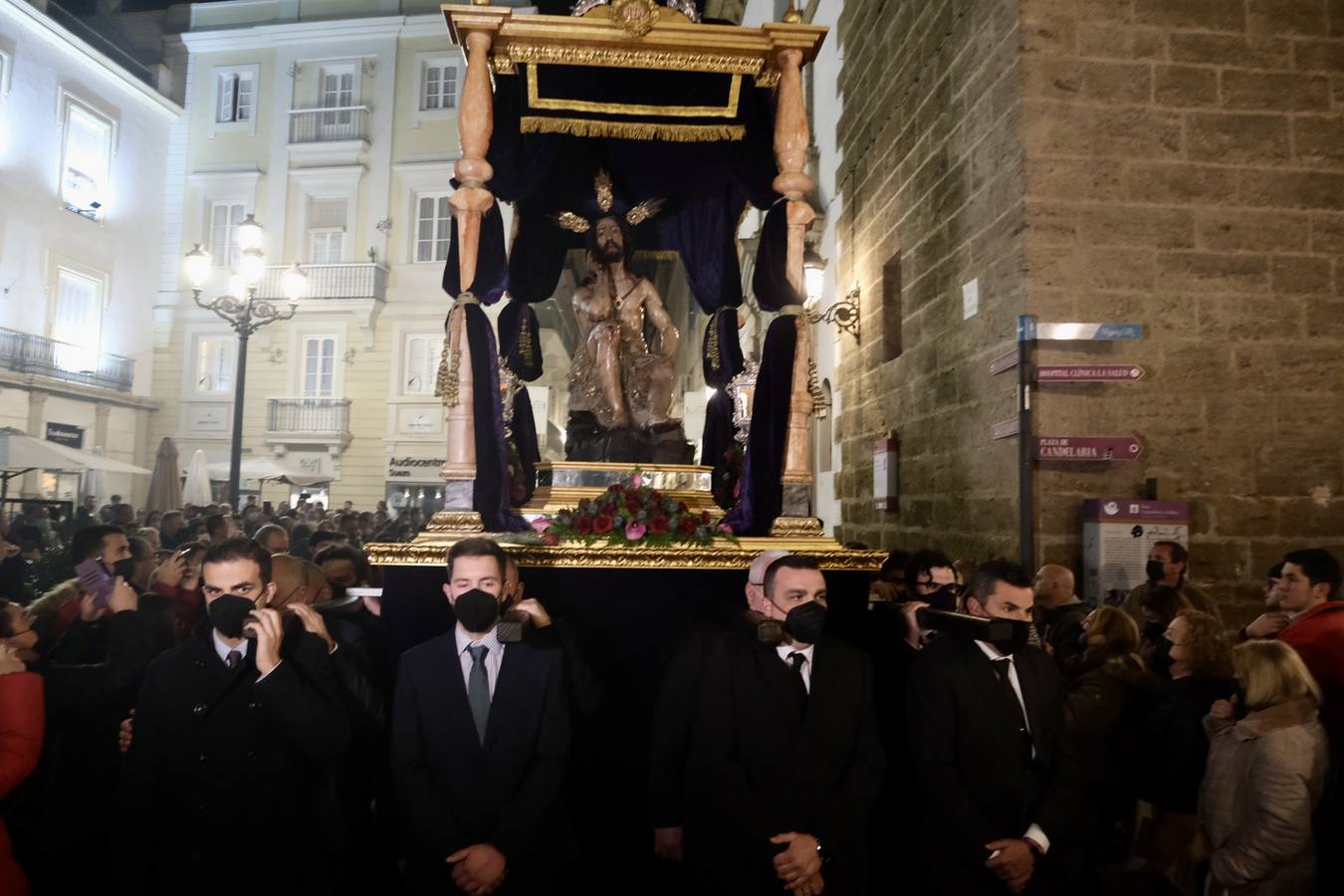 FOTOS: Vía Crucis Extraordinario de Humildad y Paciencia por las calles de Cádiz