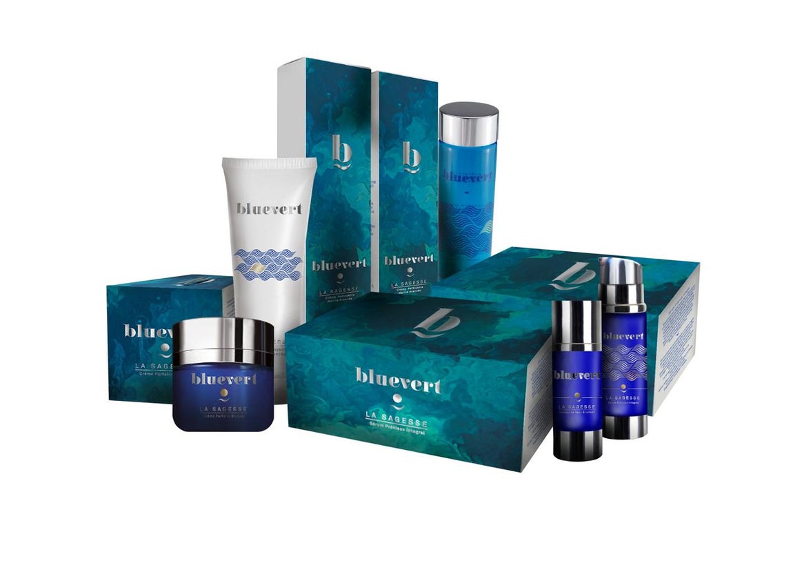 Bluevert - Regalos para acertar en el Día del Padre. Set de belleza antienvejecimiento, de Bluevert. Su fórmula con agua marina incluye 17% de ingredientes activos y un 5% de AHA’s, una mezcla única que deja la piel calmada, luminosa e hidratada a la vez que contribuirá a la disminución de las imperfecciones de la piel. Precios: el contorno de ojos 115€, el tónico 39,90€, la crema facial 260€ y la loción 45€.