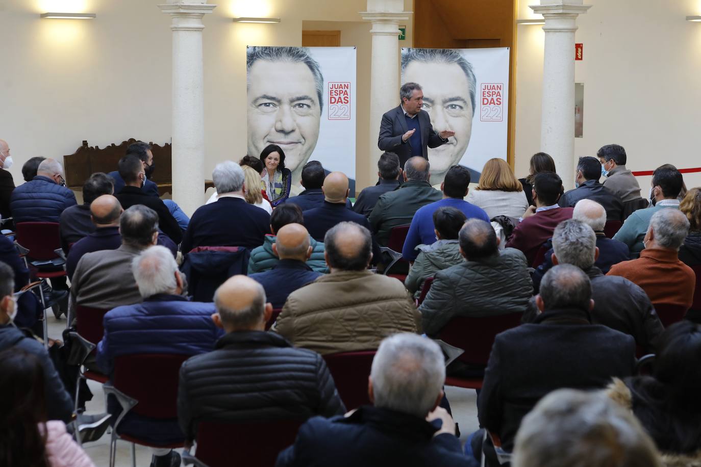 El encuentro de Juan Espadas con militantes del PSOE en Córdoba, en imágenes