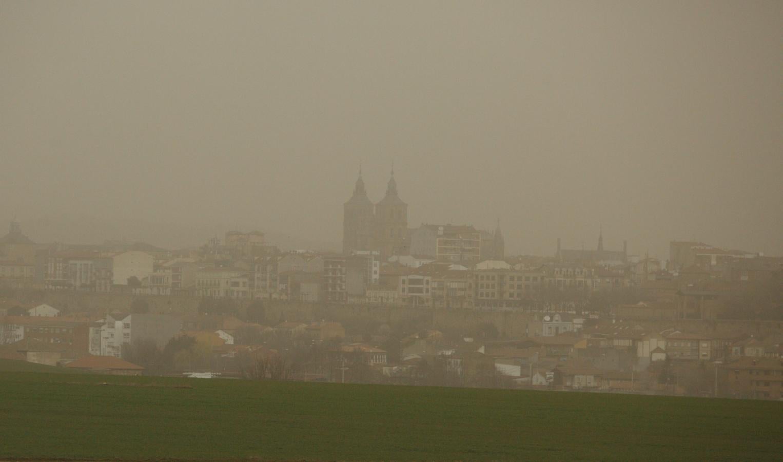 Las &#039;apocalípticas&#039; imágenes de Castilla y León que está dejando la calima